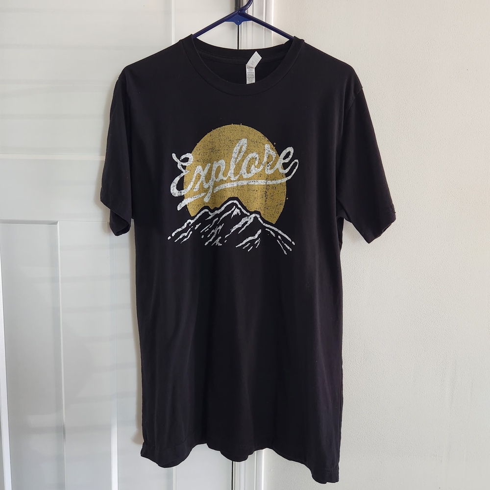 Zuni Explore Graphic Tee - Black with Gold & White Print Xl